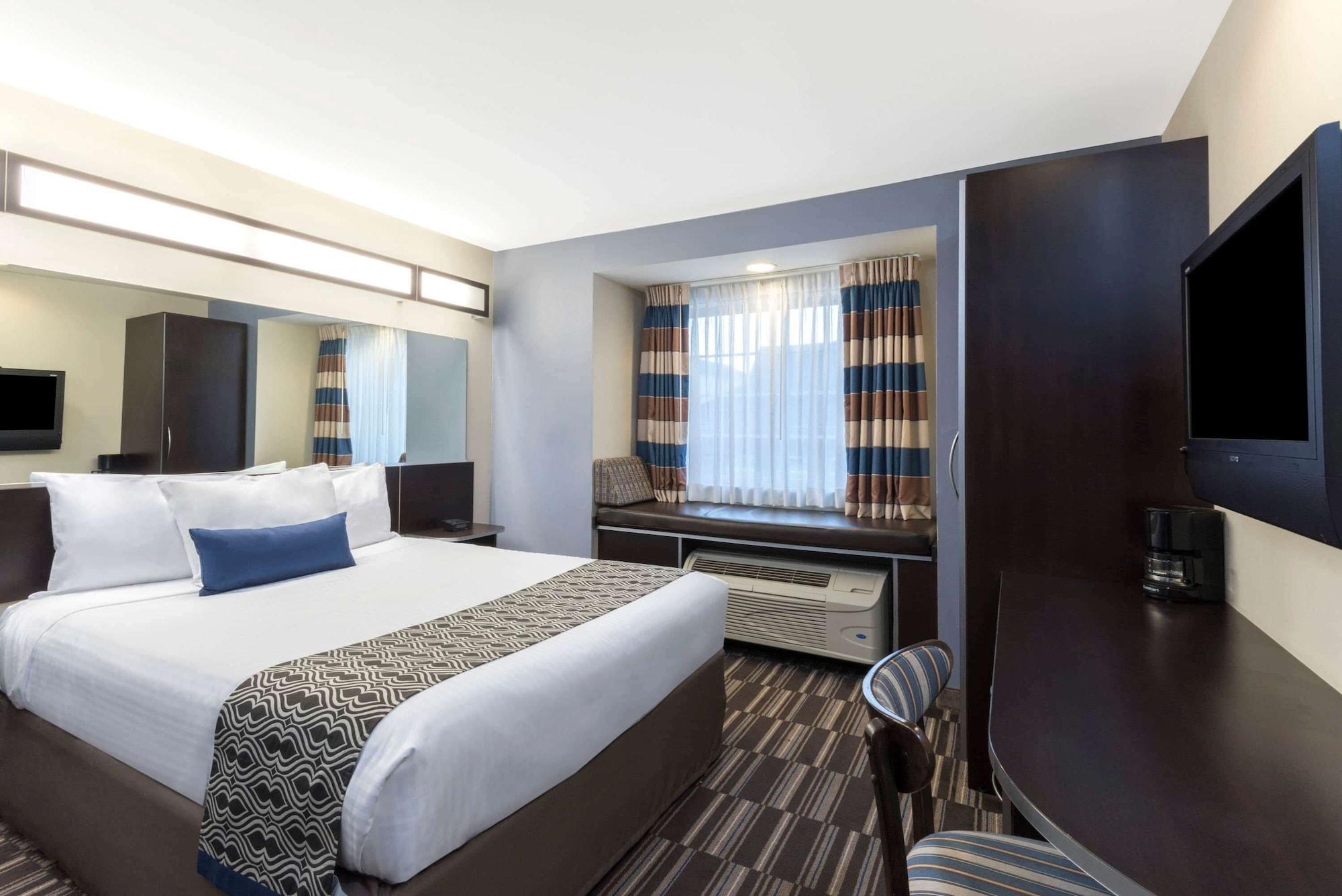 Microtel And Airport 3* Baton Rouge