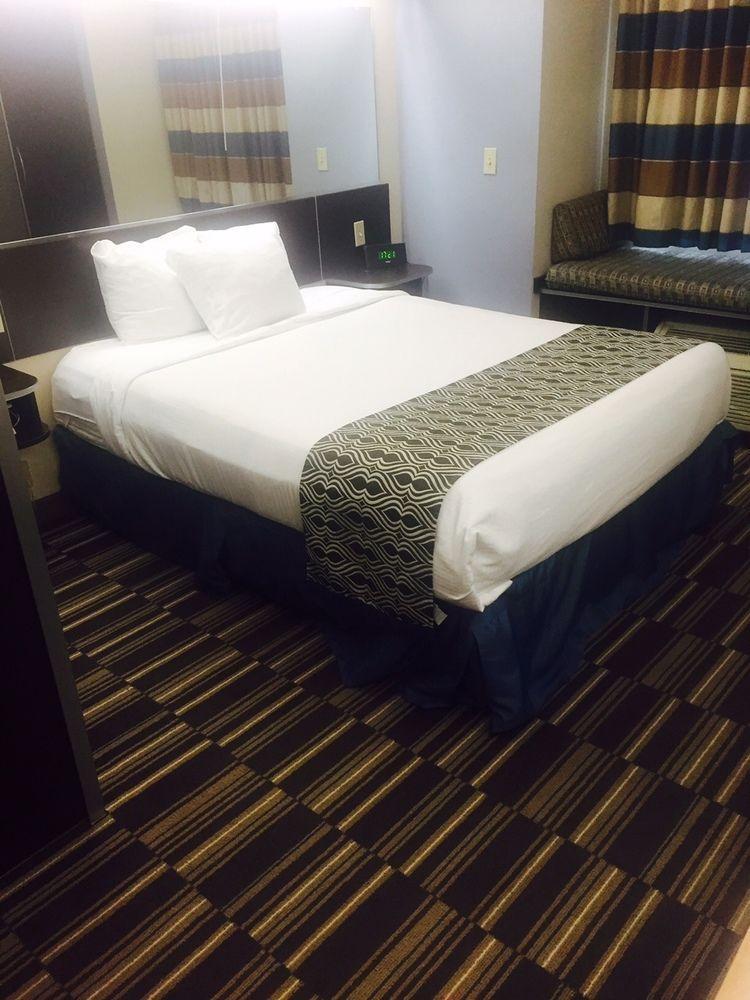 Microtel And Airport 3*